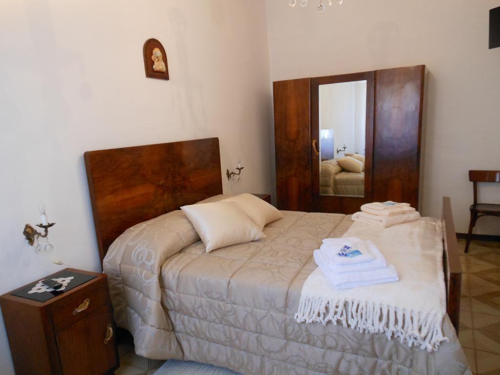 B&B Le Stanze Del Chiostro Serra de' Conti Bilik gambar